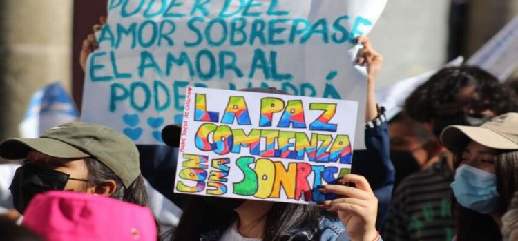 Jóvenes marchan en Pachuca para exigir cese a la violencia en Hidalgo