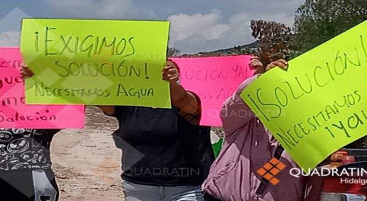 Manifestación tras cierre de toma clandestina de agua en Pachuca