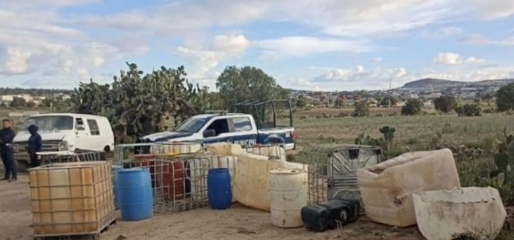 Confiscan hidrocarburo y auto con reporte de robo en barrio de Pachuca