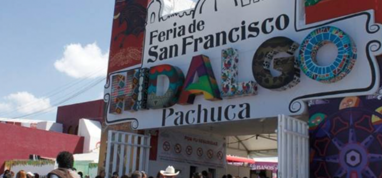 Se roban 2 camionetas en las instalaciones de la Feria de Pachuca