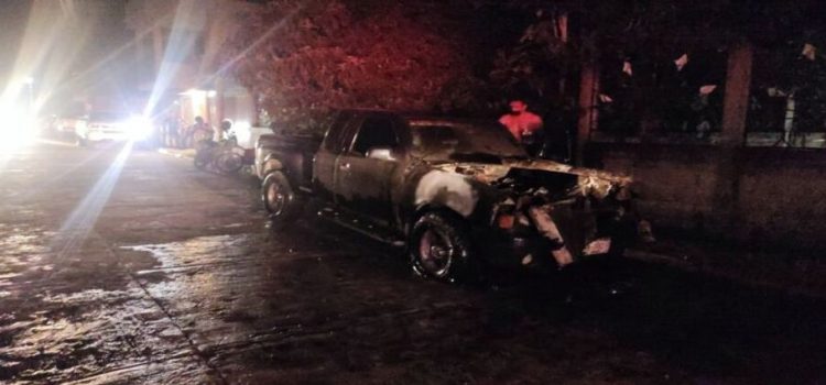 Se incendia camioneta en Hidalgo