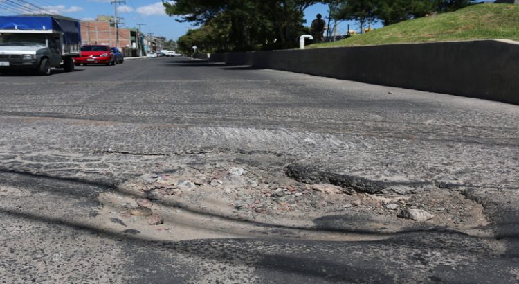 Sin resolver baches en Pachuca en dos años