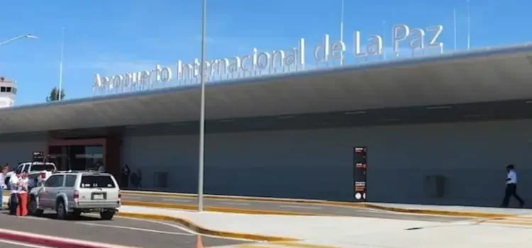 Se inconformaron pasajeros en el aeropuerto de La Paz