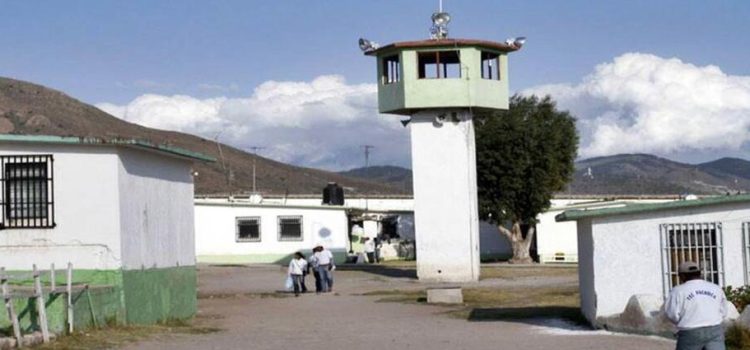 Catean tres penitenciarios de Hidalgo en busca de armas y droga