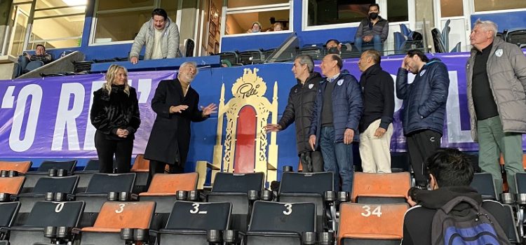 Colocan trono eterno para el Rey Pelé en el estadio de Pachuca