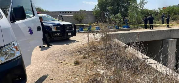 Localizan dos cadáveres en canal de aguas negras de Hidalgo