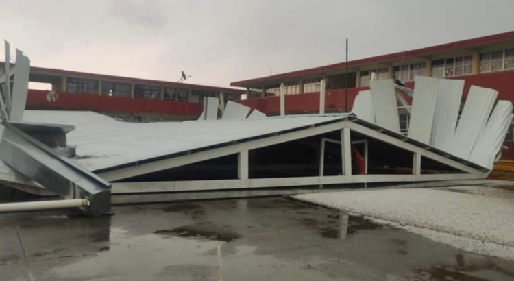 Colapsa techado en primaria por fuerte lluvia y granizo￼ en Tizayuca, Hidalgo