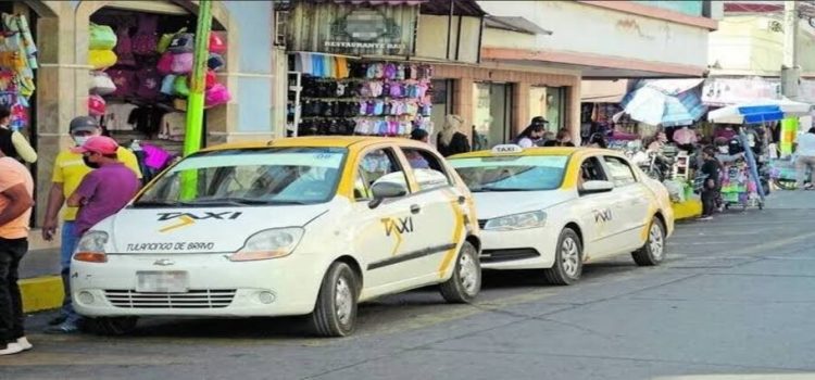 Se quejan de los abusos de Taxi en Hidalgo