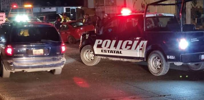 Lo atacan con cuchillo afuera de un bar en Pachuca