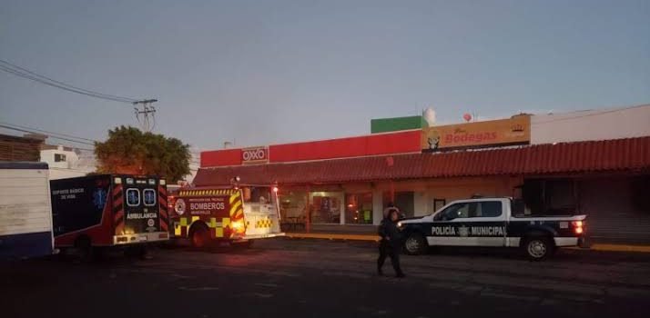 Se incendia un Oxxo de Pachuca