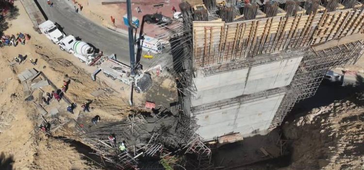 Se desploma estructura de obra vial en la carretera Pachuca- Huejutla