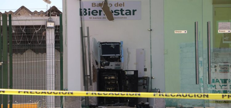 En Hidalgo, ladrones hacen estallar cajero del banco del Bienestar