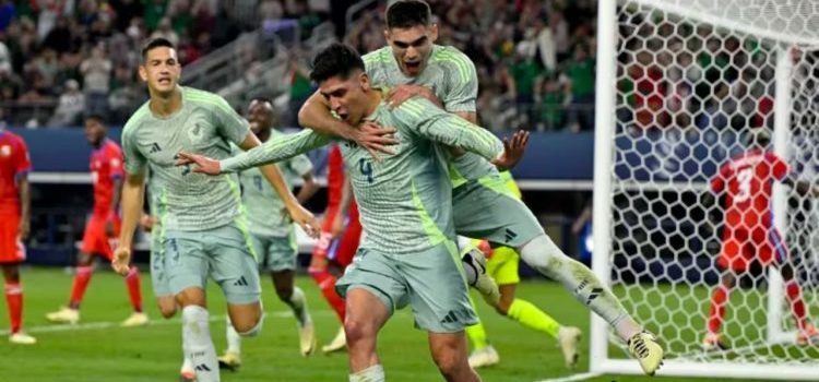 México golea y avanza a la final