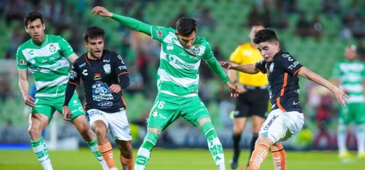 Pachuca le arrebata la victoria a Santos Laguna en un duelo donde jugaron canteranos