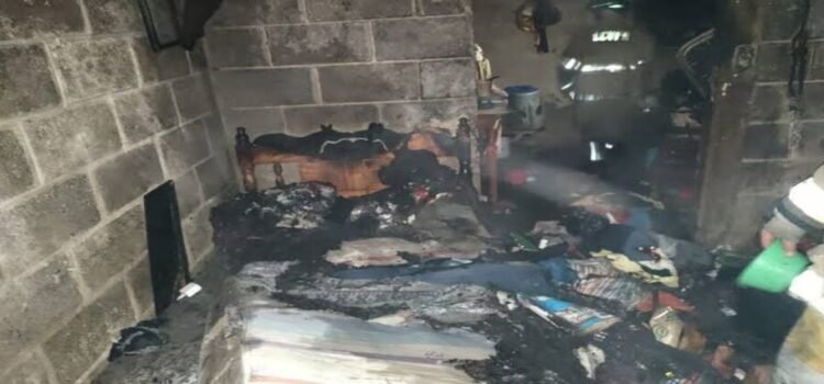 Hombre incendia su casa tras prender cartón para espantar zancudos en Hidalgo