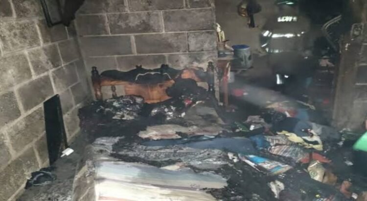Hombre incendia su casa tras prender cartón para espantar zancudos en Hidalgo