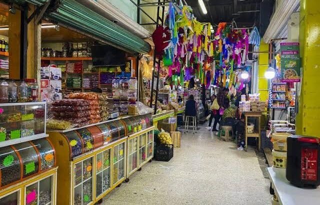Tiendas y mercados de Pachuca abarrotados por el Día del Padre