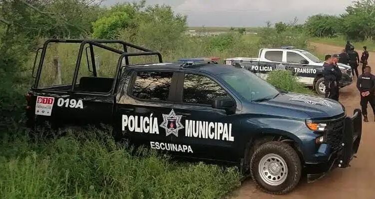 Hombre asesinó a su esposa embarazada frente a su hija y huyó