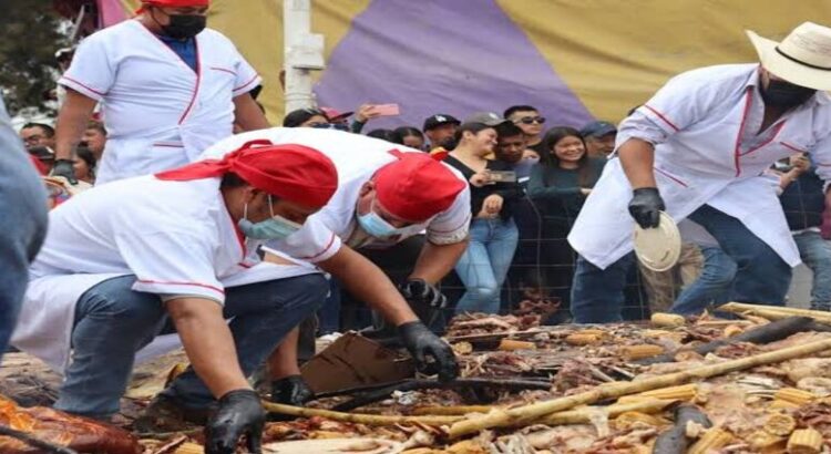 Destapan la barbacoa más grande de México, en Hidalgo