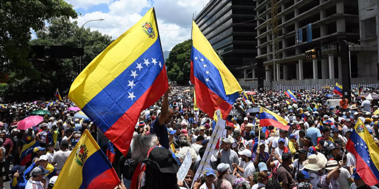 Oposición venezolana se moviliza masivamente en defensa de la verdad electoral