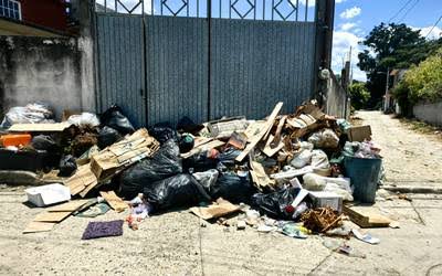 Hace 8 meses falla la recolección de basura en colonia de Pachuca