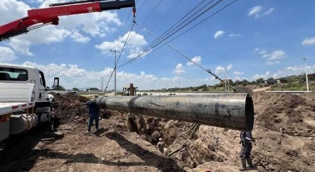 Desabasto de agua en zona metropolitana de Pachuca por fuga en tubería