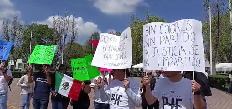 Marchan en Pachuca para mostrar respaldo a la Reforma del Poder Judicial