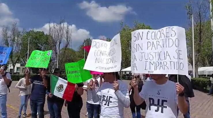 Marchan en Pachuca para mostrar respaldo a la Reforma del Poder Judicial