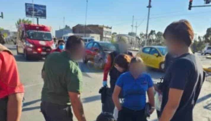 Apuñalan a hombre por defender a mujer de un limpiaparabrisas