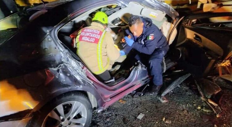 Rescatan con vida a mujer tras accidente vial en la Pachuca -Ciudad Sahagún