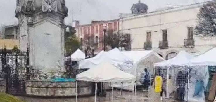 Ambulantes son reacomodados en Plaza Constitución de Pachuca