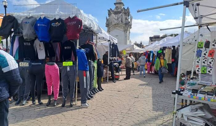 Vendedores ambulantes de Pachuca registran baja venta en nueva ubicación