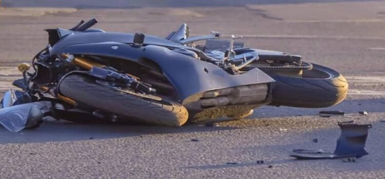 Motociclista muere tras ser impactado por autobús de pasajeros en Hidalgo