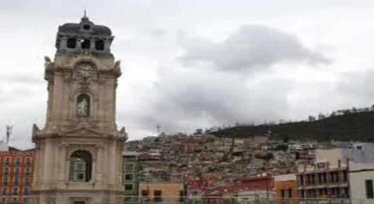 Protección Civil activa alerta roja en Pachuca por fuertes rachas de viento