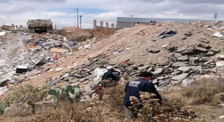 En una barranca de Hidalgo localizan cuerpo enterrado en fosa