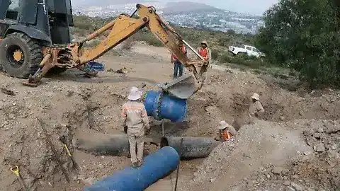 Colonias de Pachuca siguen sufriendo de agua potable
