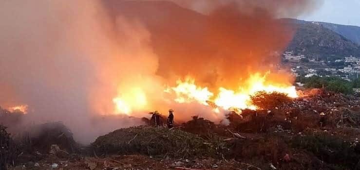 Incendio detrás del CERESO de Pachuca alarma a vecinos