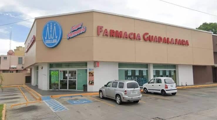 Delincuentes asaltan dos sucursales de Farmacias Guadalajara en Pachuca