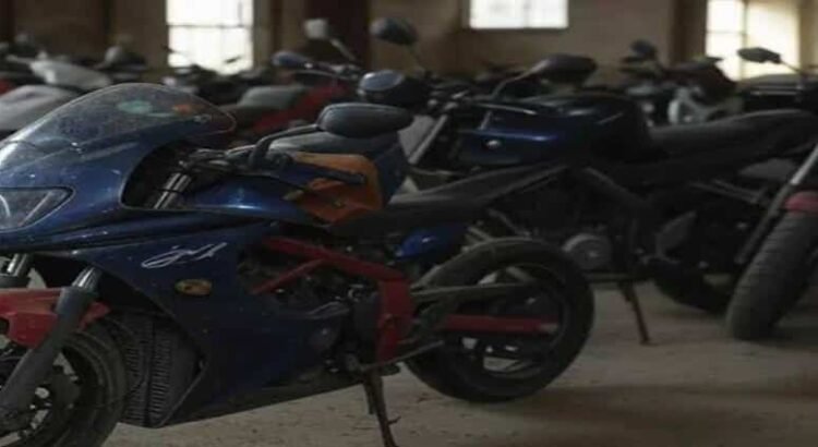 Pobladores de Hidalgo detienen a ladrones y descubren bodega con objetos robados