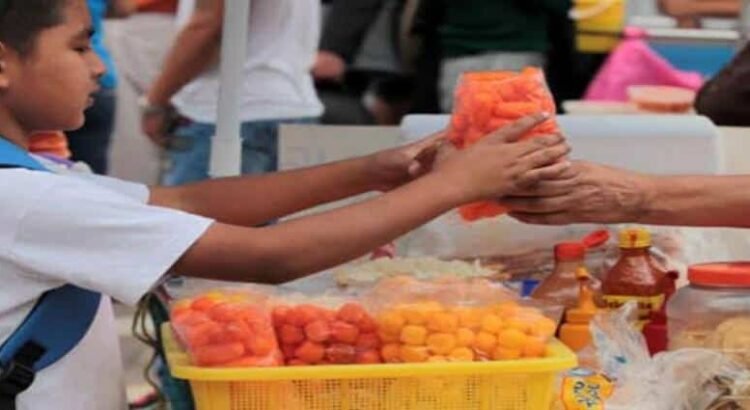 Más de 600 escuelas en Hidalgo incumplen prohibición de comida chatarra