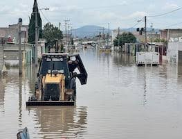 Supervisan albergues en Pachuca tras inundación en Los Tuzos