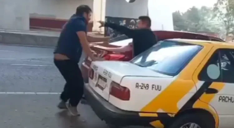 Dan prisión preventiva a taxista que apuñaló a conductor en la glorieta 24 horas de Pachuca