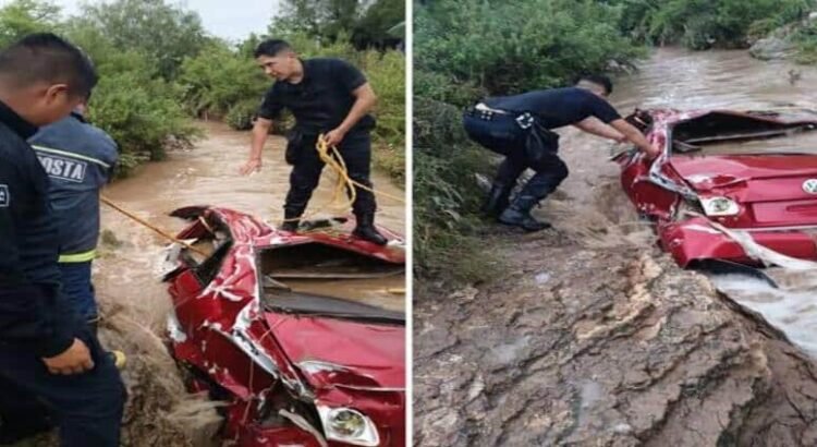 Buscan en Hidalgo conductor de automóvil arrastrado por inundaciones