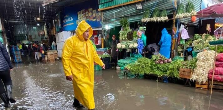 Lluvias inundan Central de Abastos de Pachuca; locatarios suspenden servicio Lluvias inundan Central de Abastos de Pachuca; locatarios suspenden servicio