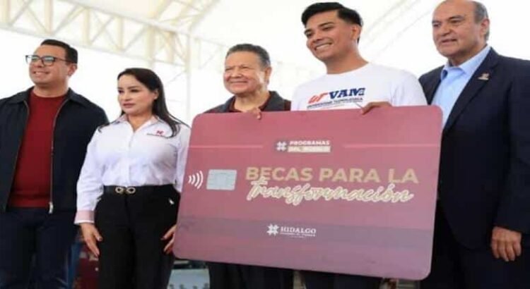 Gobierno de Hidalgo beca a más de 17 mil universitarios