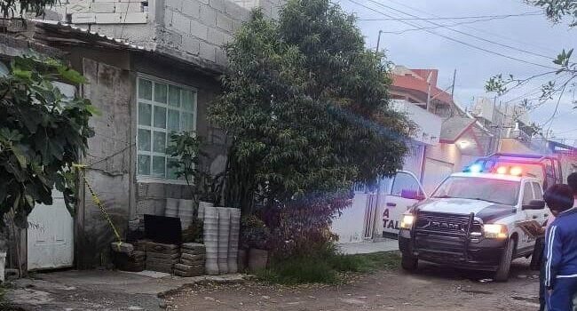 Hallan sin vida a hombre en casa al sur de Pachuca; tenía signos de violencia y alambre en el cuello
