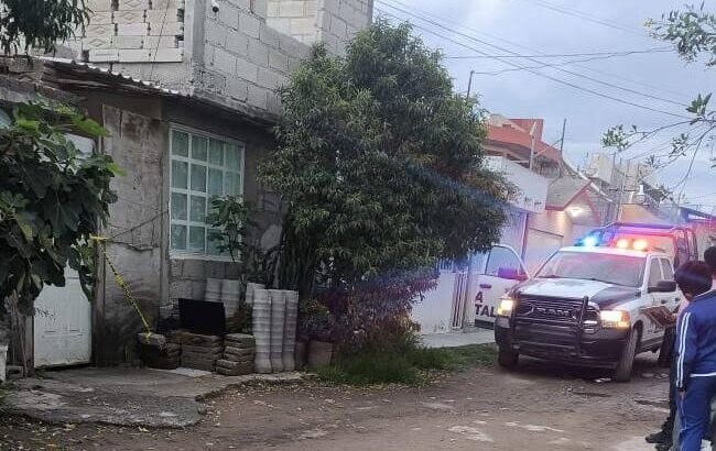 Hallan sin vida a hombre en casa al sur de Pachuca; tenía signos de violencia y alambre en el cuello