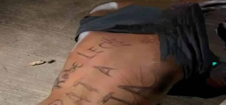 Retienen y exhiben desnudo a presunto ladrón por robar lona y cajas de leche en Hidalgo