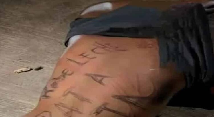 Retienen y exhiben desnudo a presunto ladrón por robar lona y cajas de leche en Hidalgo
