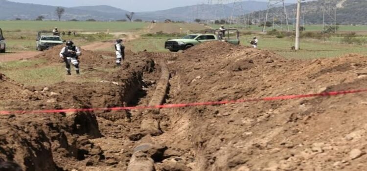 En Hidalgo, huachicoleros usan mujeres y niños como escudos en enfrentamientos